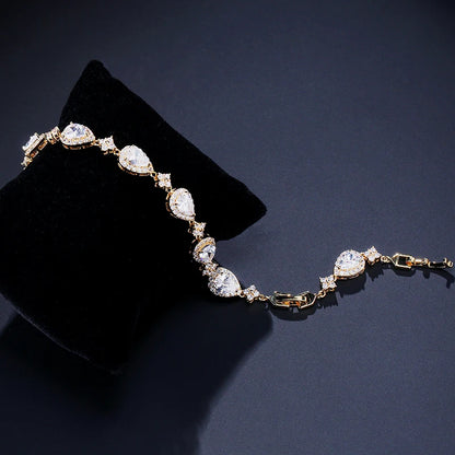 Spaced Star Droplet Bracelet
