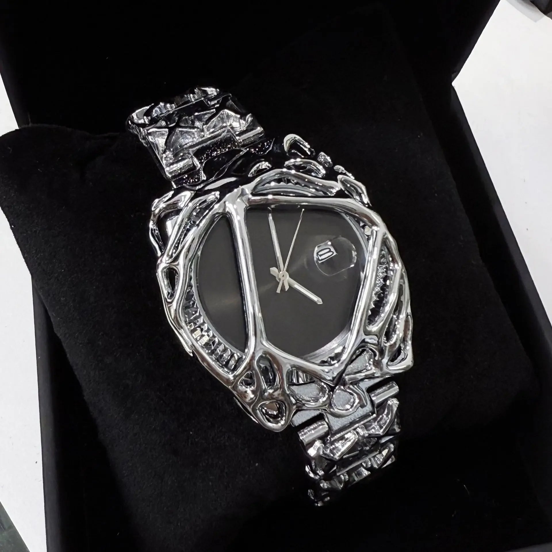 Irregular Quartz Watch