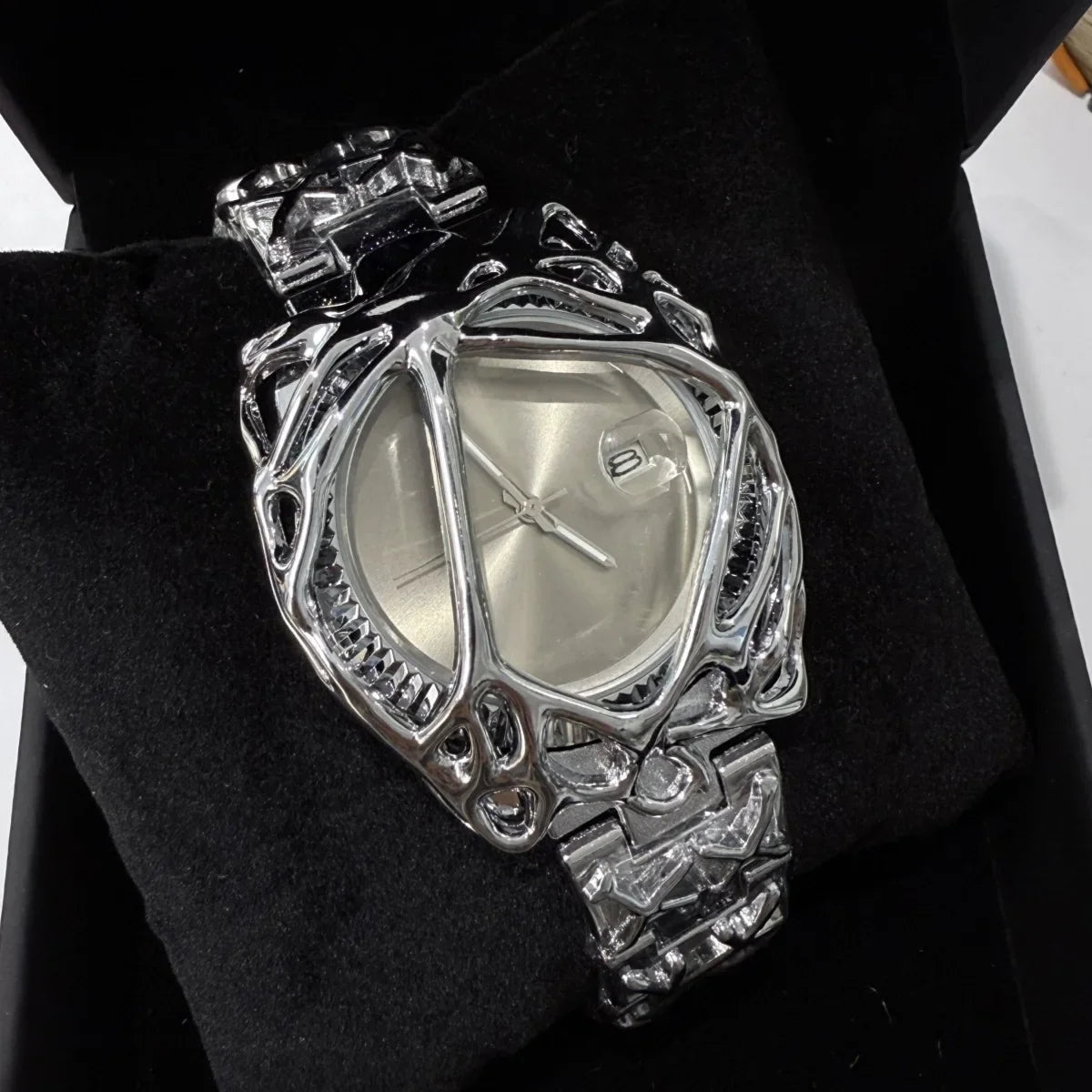 Irregular Quartz Watch