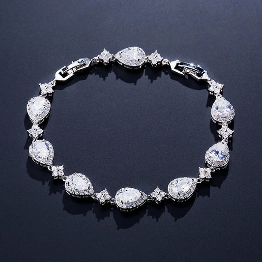 Spaced Star Droplet Bracelet