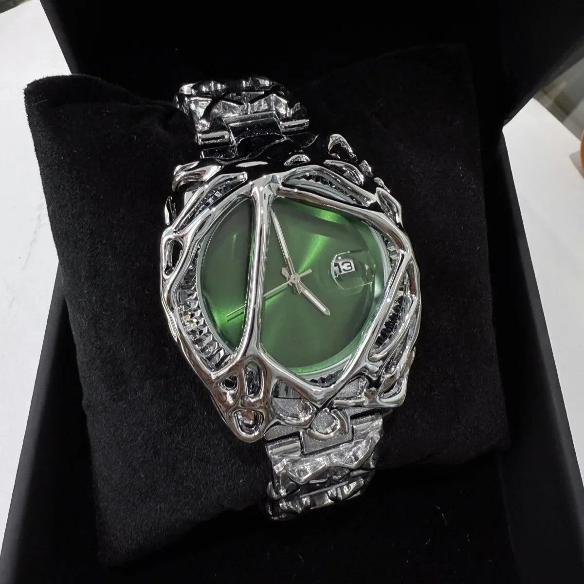 Irregular Quartz Watch